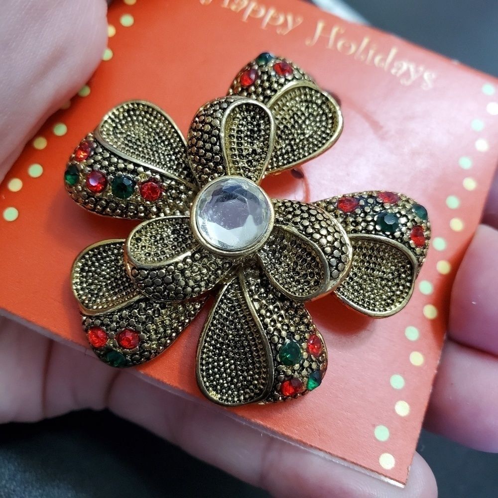 Gold tone holiday bow brooch red green christmas